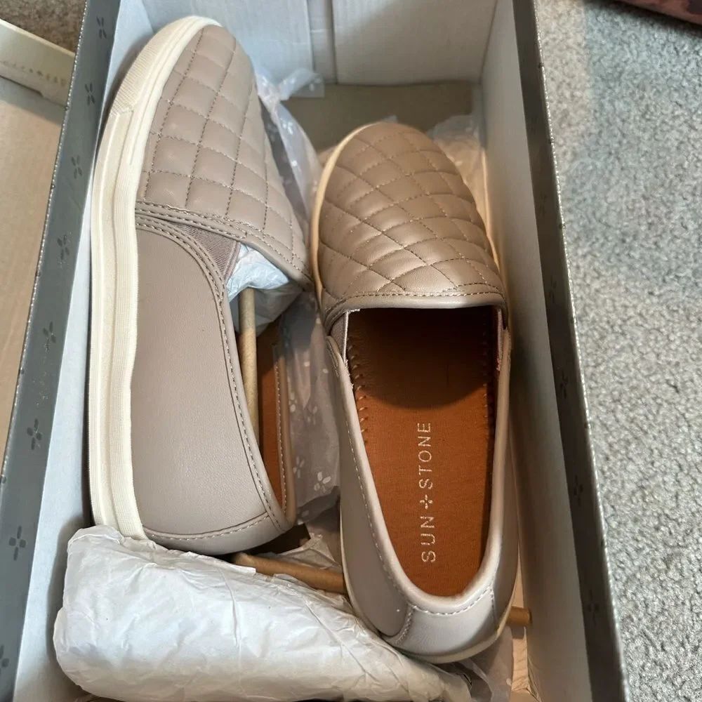 Sun+Stone size 6 beige loafers slip on shoes